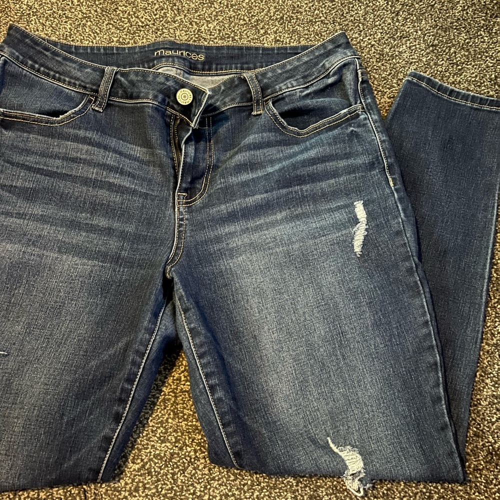Maurices Jeans - size L - 10.5 inch rise. Stretchy denim